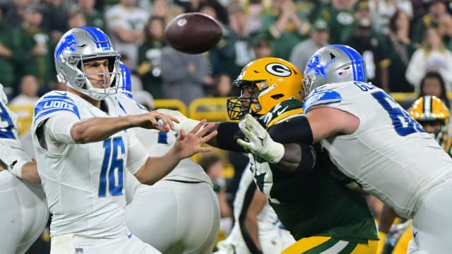 USA Today] Lions QB Jared Goff rips field conditions at Panthers' Bank of  America Stadium: 'Like cement' : r/panthers