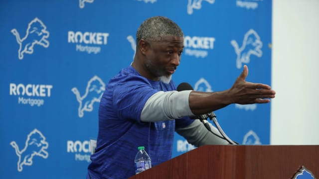 Detroit Lions defensive coordinator Aaron Glenn