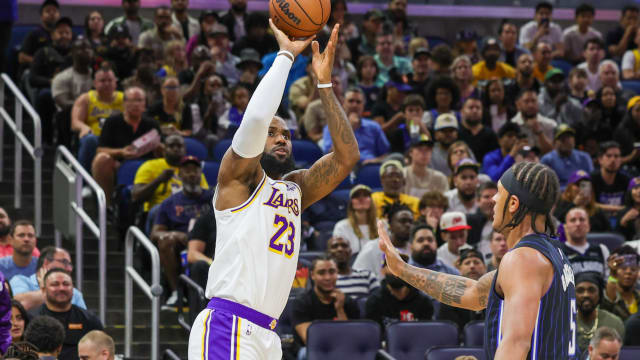 LeBron James Paolo Banchero Lakers