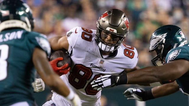 Oct 14, 2021; Philadelphia, Pennsylvania, USA; Tampa Bay Buccaneers tight end O.J. Howard (80) runs with the ball after a catch against the Philadelphia Eagles during the third quarter at Lincoln Financial Field. Mandatory Credit: Bill Streicher-USA TODAY Sports  