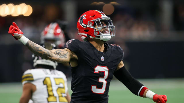 Nov 26, 2023; Atlanta, Georgia, USA; Atlanta Falcons safety Jessie Bates III (3) reacts after a stop against the New Orleans Saints in the first quarter at Mercedes-Benz Stadium.