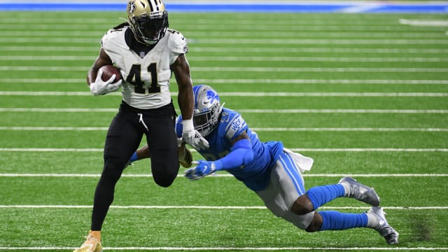 New Orleans Saints running back Alvin Kamara (41) runs the ball against Detroit Lions 