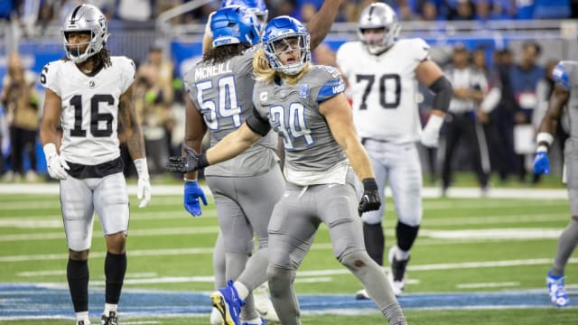 Detroit Lions linebacker Alex Anzalone celebrates a play against the Las Vegas Raiders.