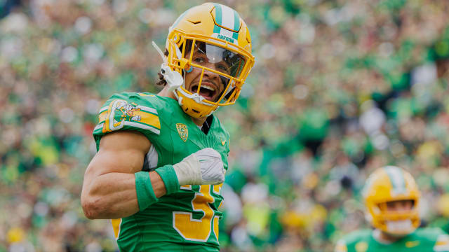 Oregon Football to Wear Throwback Uniforms in Fiesta Bowl vs. No. 23  Liberty Flames - Sports Illustrated Oregon Ducks News, Analysis and More