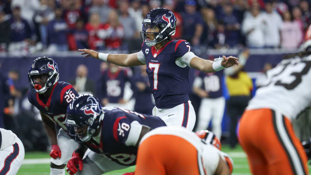 Houston Texans QB C.J. Stroud (No. 7) quiets the huddle before a snap against the Cleveland Browns at NRG Stadium