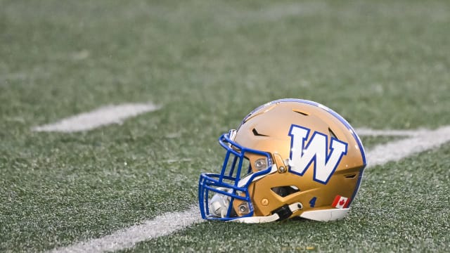 Winnipeg Blue Bombers Bring Back Grey Cup-Winning QB Chris Streveler ...