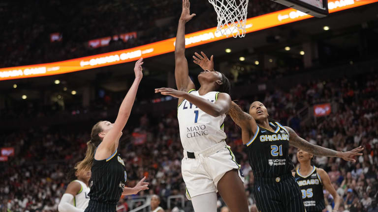 Ugly second quarter costs Lynx in opener against Chicago