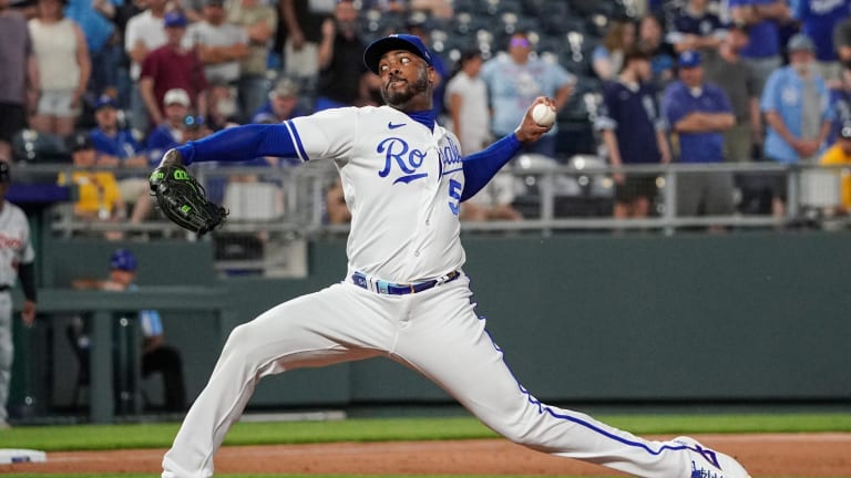 Royals: Aroldis Chapman is throwing 104 MPH again