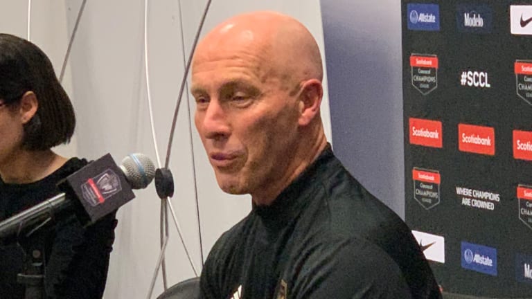 Bob Bradley tentado para dirigir en México