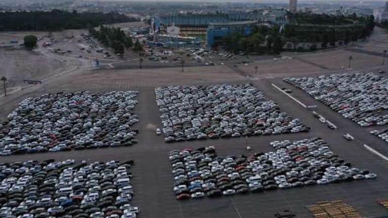 ¿Por qué están llenos los estacionamientos de algunos estadios?