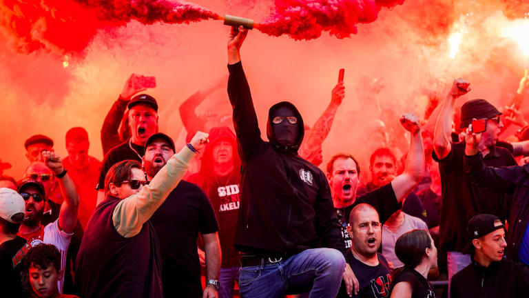 Ya hay nueva fecha para partido del Ajax suspendido por violencia