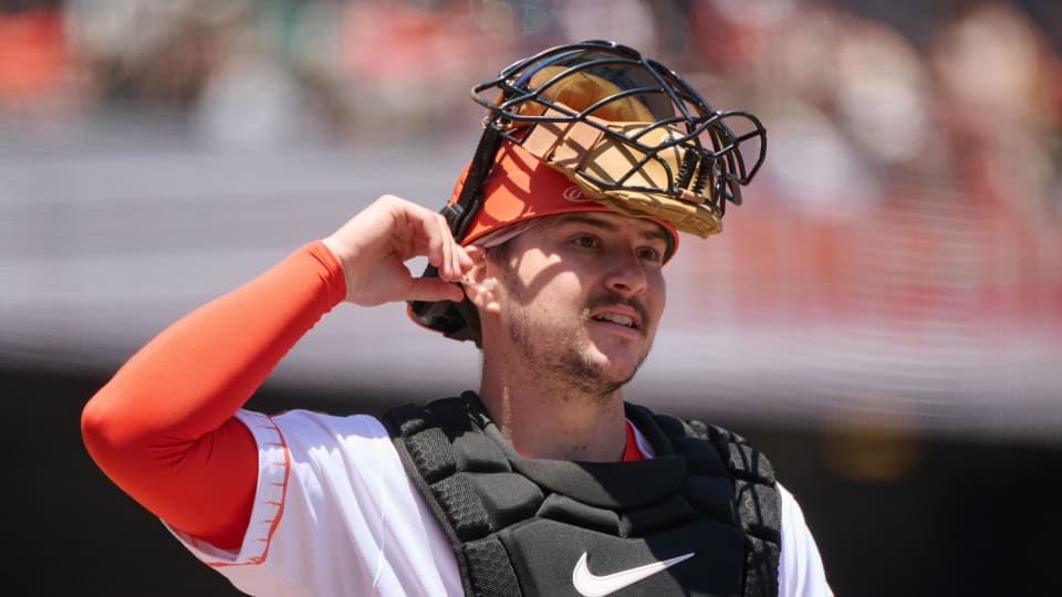 Report: SF Giants sign two-time Gold Glove award winning catcher - Sports  Illustrated San Francisco Giants News, Analysis and More