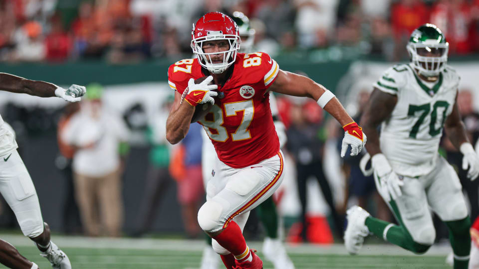 Kansas City Chiefs 2022 NFL Schedule - Official Chiefs Schedule - Sports  Illustrated Kansas City Chiefs News, Analysis and More