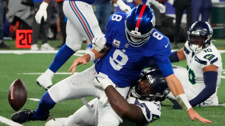 Geno Smith rips Giants player for 'dirty play' that injured