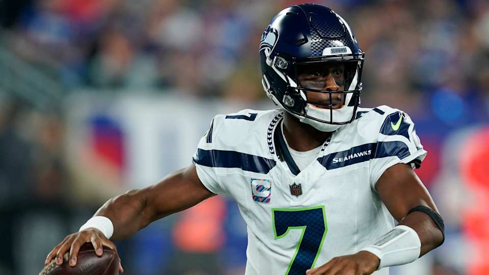 Seahawks 2021 Awards: Comeback Player of the Year - Sports Illustrated Seattle  Seahawks News, Analysis and More