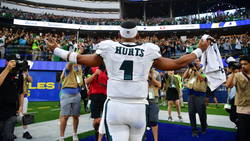 Philadelphia Eagles' K'Von Wallace Sends Confident Reminder: 'I'm Still  Here!' - Sports Illustrated Philadelphia Eagles News, Analysis and More