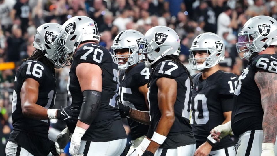 Las Vegas Raiders – Sports Town USA