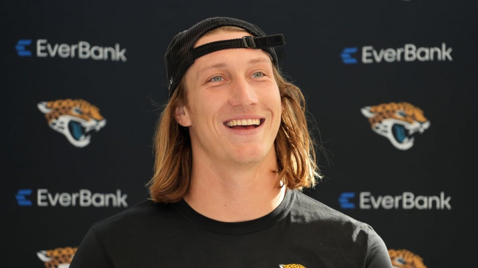 Jacksonville Jaguars' QB Trevor Lawrence Breaks Down His 3 Interceptions Vs.  the Texans - Sports Illustrated Jacksonville Jaguars News, Analysis and More