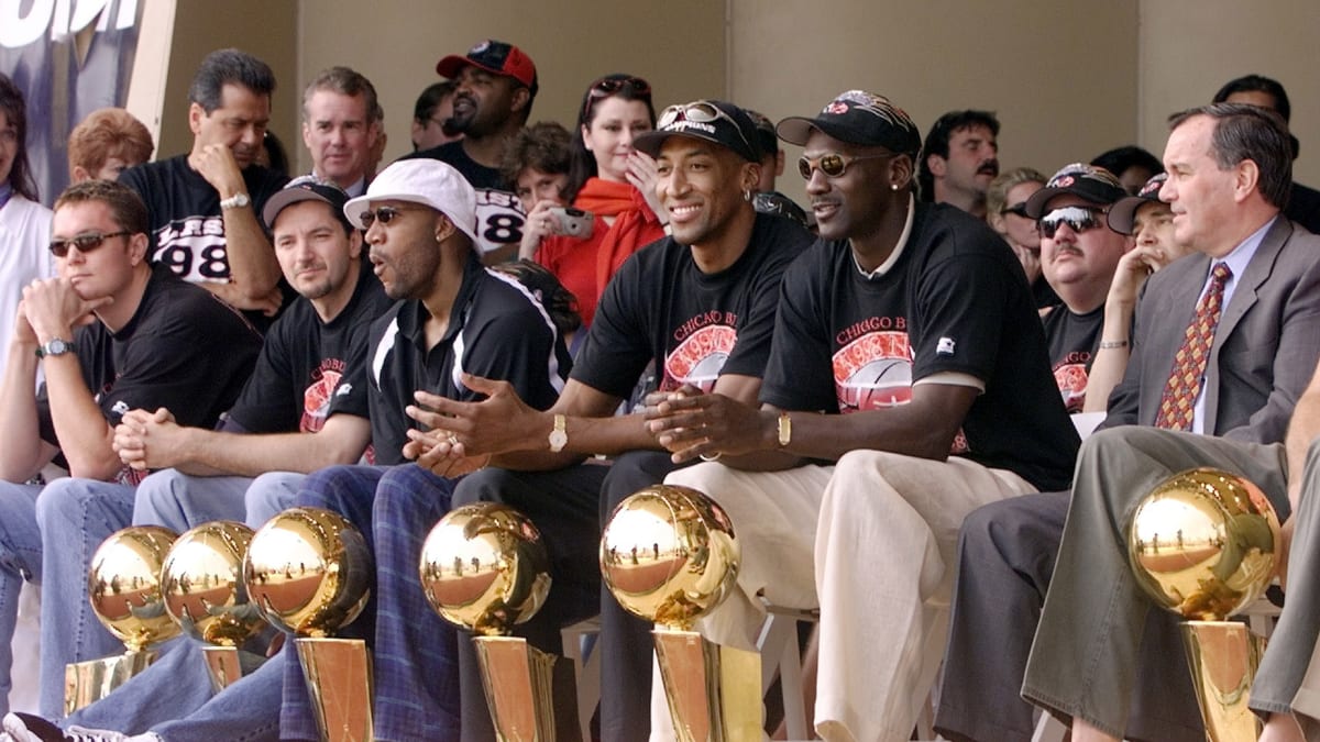 Former Bulls forward Tim Thomas recalls meeting Michael Jordan and