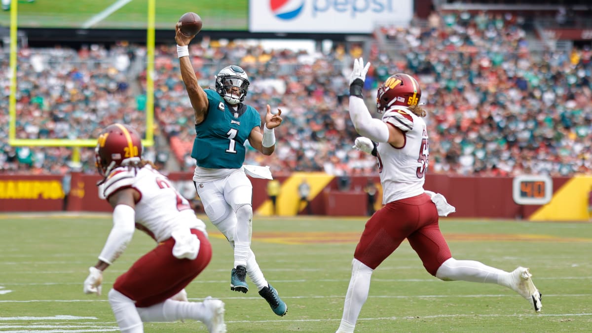 Jalen Hurts anota três touchdowns e lidera Philadelphia Eagles a