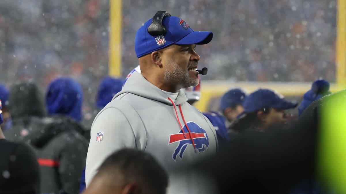 Bills promote Leslie Frazier to assistant head coach