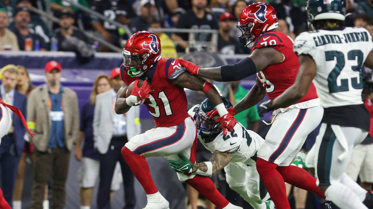 Houston Texans running back Dameon Pierce (31) runs against the Los Angeles  Chargers during the first half of an NFL football game Sunday, Oct. 2, 2022,  in Houston. (AP Photo/David J. Phillip