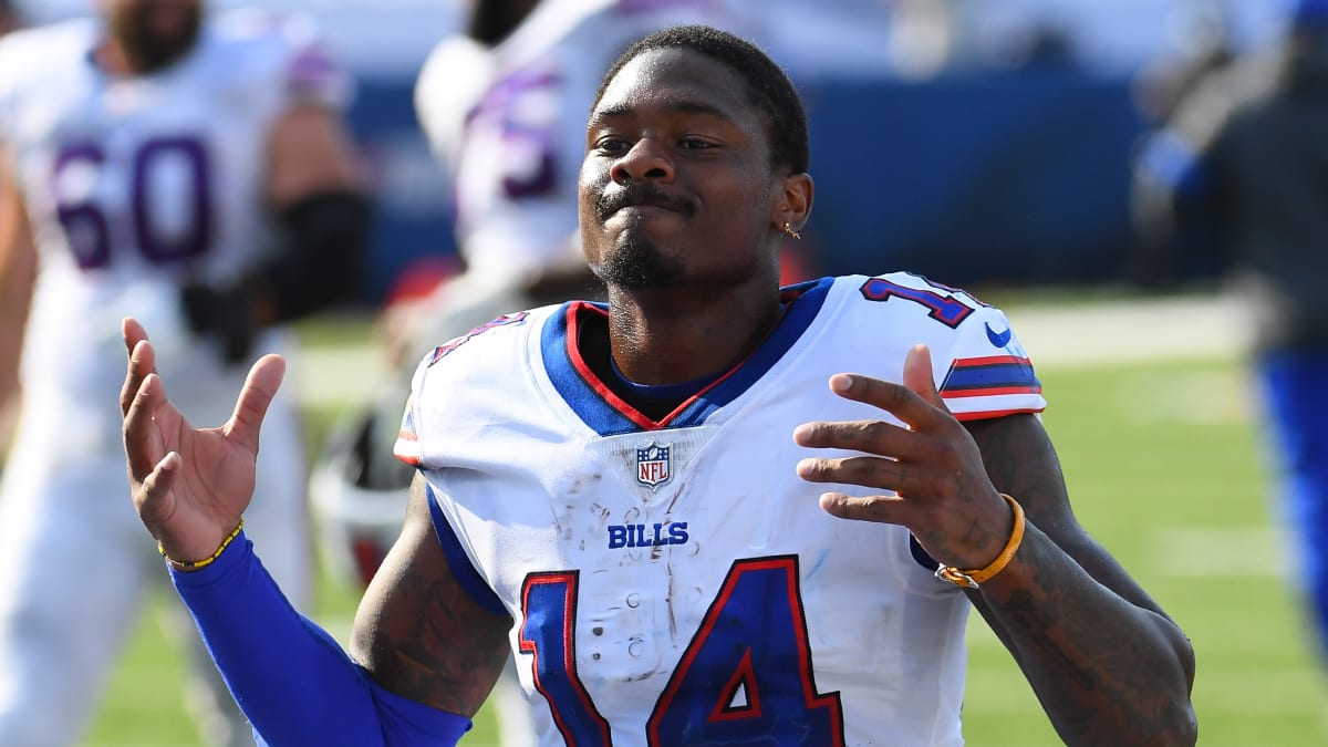 Stefon Diggs rocks Buffalo Bills jersey for first time