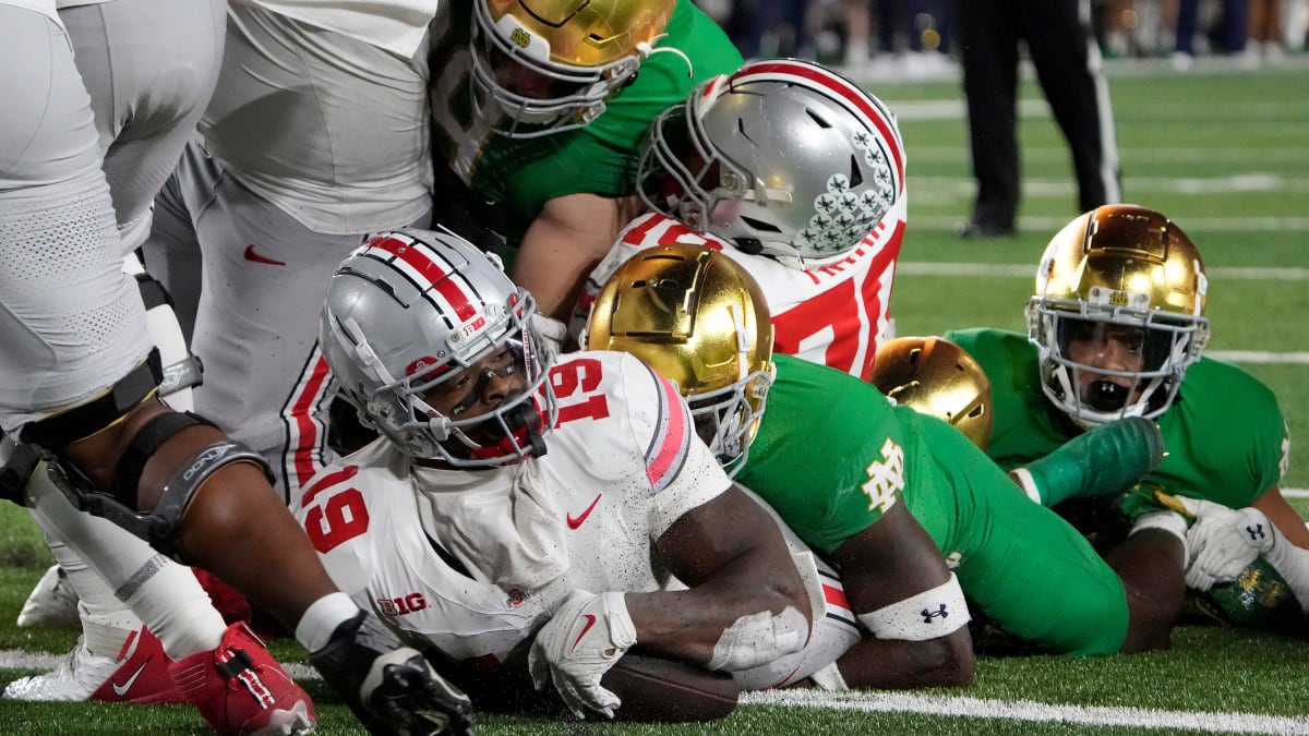 WATCH: Notre Dame Makes Embarrassing Mistake in Loss to Ohio State - Sports  Illustrated Ohio State Buckeyes News, Analysis and More