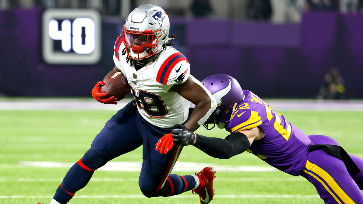 Vikings hold off Patriots 33-26 to improve to 9-2 on historic night for  Justin Jefferson