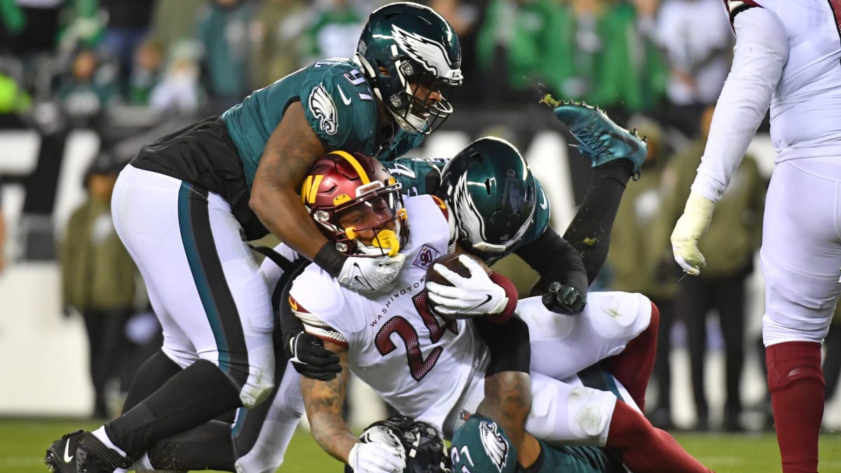 Washington Commanders lead 17-10 over the Philadelphia Eagles in a tight  NFC East battle - BVM Sports