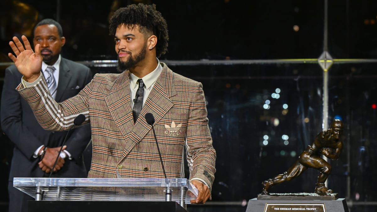Morse code staal voor eeuwig Caleb Williams Wears adidas x Gucci Suit at Heisman Ceremony - Sports  Illustrated FanNation Kicks News, Analysis and More