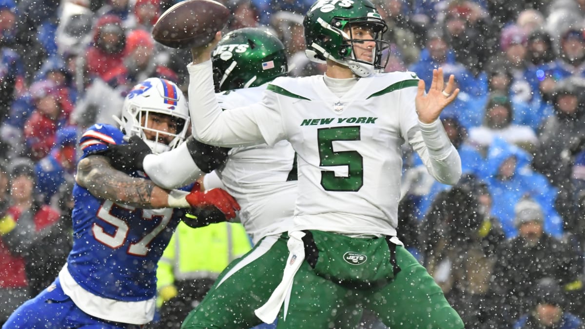 New York Jets QB Mike White Visits Hospital After Rib Injury in Loss to Buffalo  Bills - Sports Illustrated New York Jets News, Analysis and More