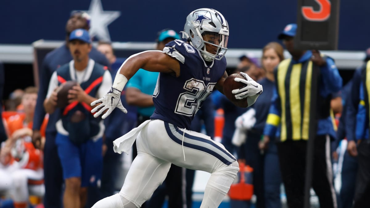 Ezekiel Elliott injury: Cowboys RB suffers knee injury in Week 9,  questionable to return - DraftKings Network