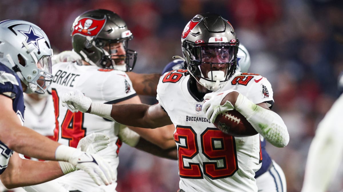 Buccaneers Rachaad White Speaks on Saquon Barkley, Declining Running Back  Market - Tampa Bay Buccaneers, BucsGameday