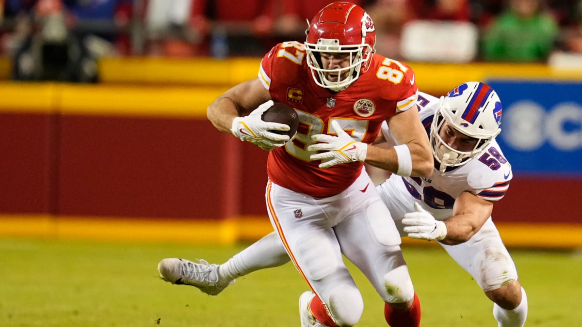 Kelce's game-winning ball, gloves vs Bills arrive in Canton