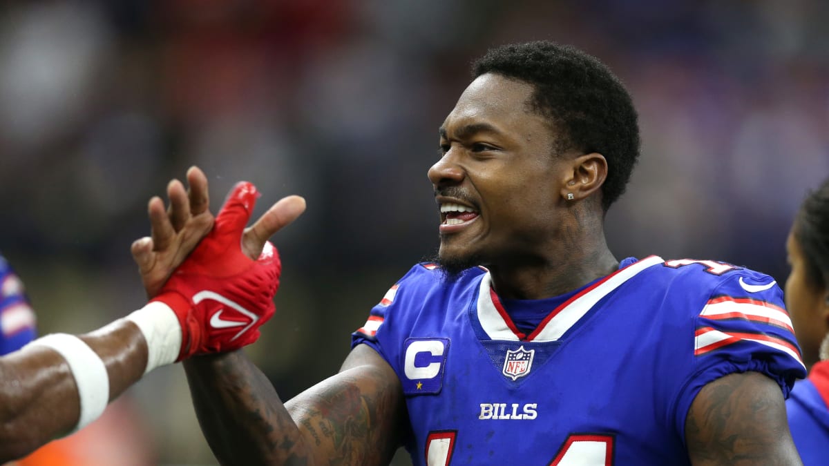 Bills WR Stefon Diggs Calls Out Dolphins for Skewed Stadium