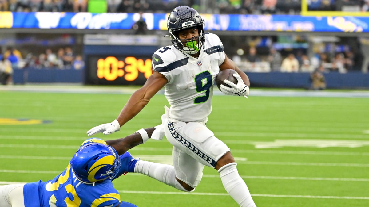 Seahawks RB Kenneth Walker III sidelined after 'procedure' for hernia 