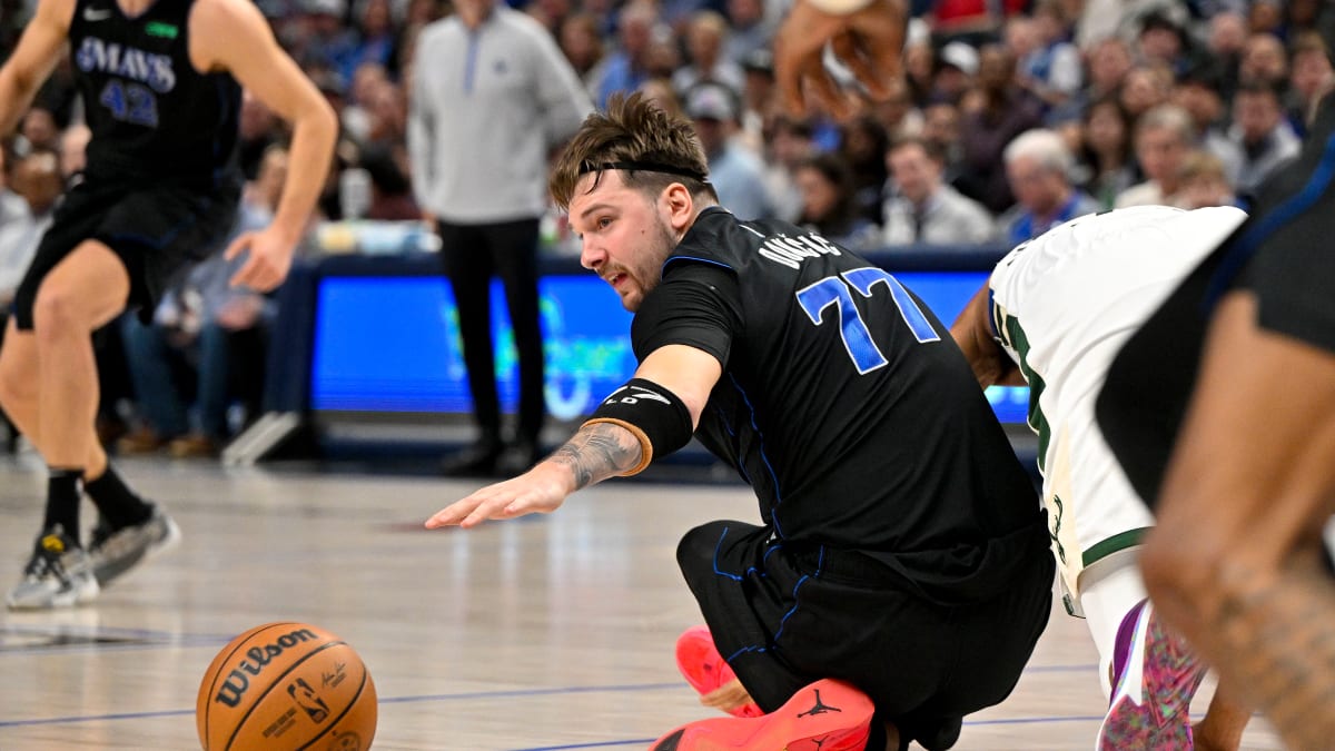 Luka Doncic Injures Ankle in Dallas Mavs' Loss to Milwaukee Bucks: 'I Felt a Pop' - Sports Illustrated Dallas Mavericks News, Analysis and More
