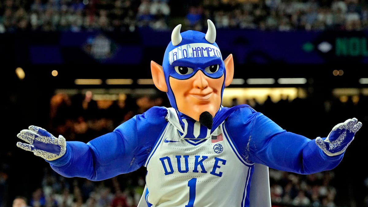 Dribble Handoff: Duke, North Carolina among picks to snatch No. 1 college basketball  recruiting class in 2024 