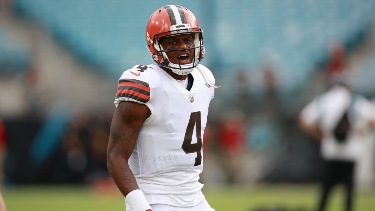 HOUSTON, TX - DECEMBER 04: Cleveland Browns quarterback Deshaun Watson (4)  warms up during the NFL game between the Cleveland Browns and Houston Texans  on December 4, 2022 at NRG Stadium in