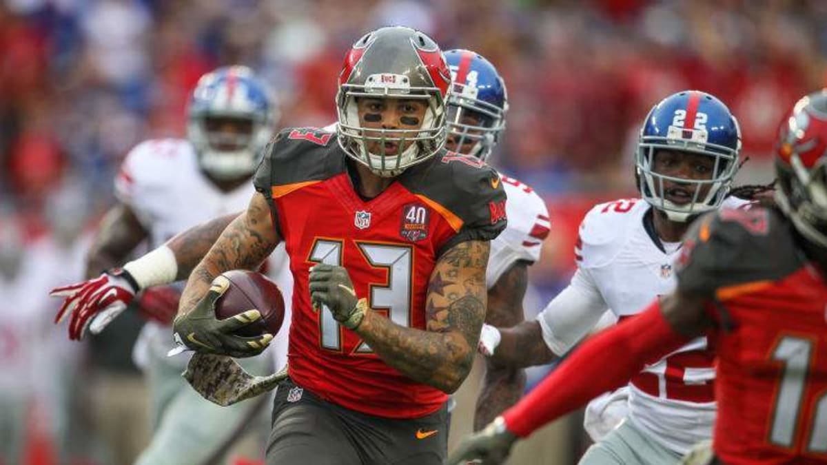 Aggies in the NFL: Check out Mike Evans SWEET pregame fit from Sunday