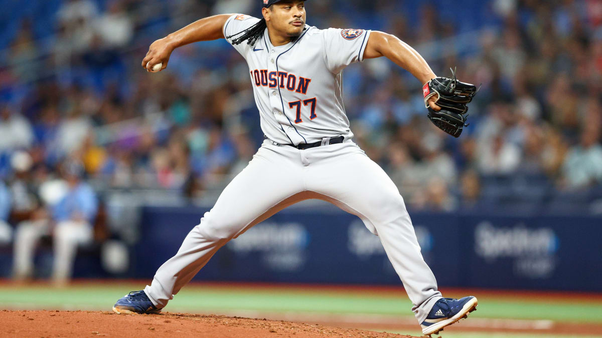 Houston Astros ace oddly omitted from top MLB pitchers list