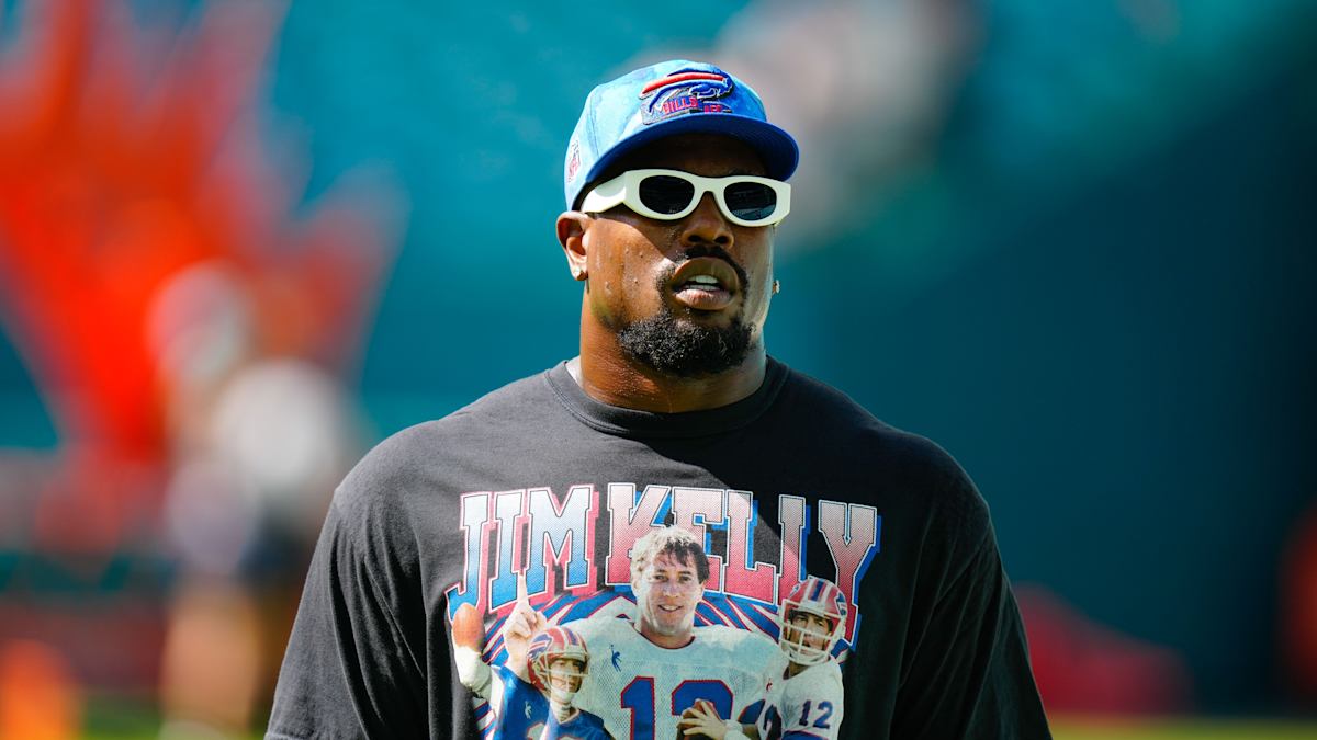 Vintage Von Miller Jim Kelly 90s Style T Shirt