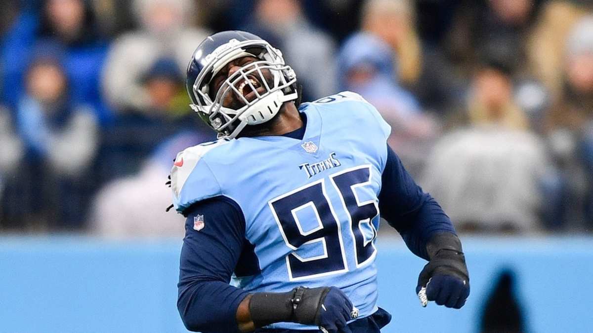 Tennessee Titans DL Denico Autry leaves Commanders game with back injury