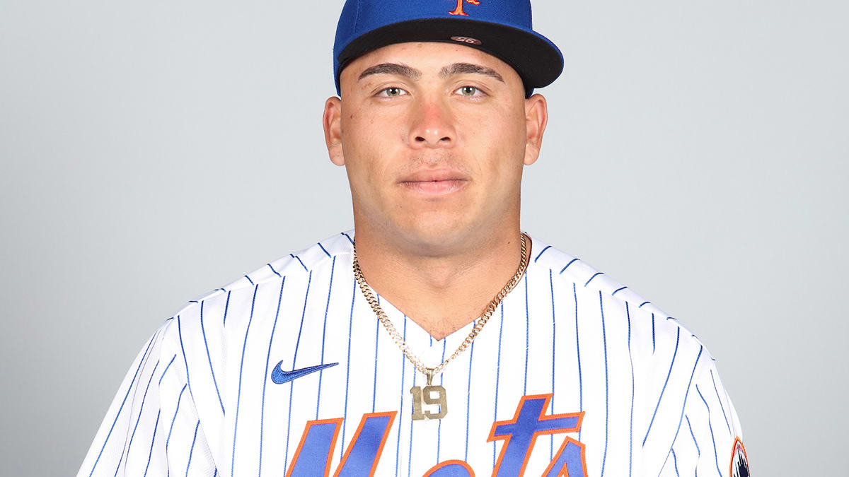 Mets shock baseball, call up top prospect Francisco Álvarez