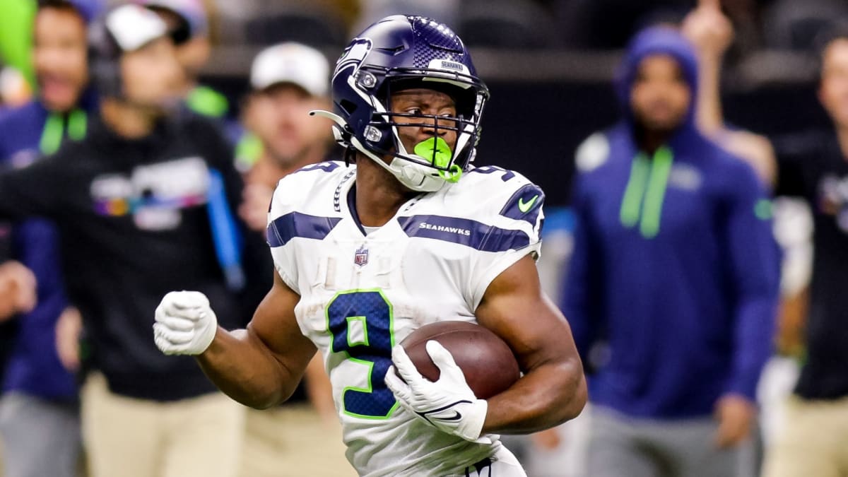 Seahawks rookie RB Kenneth Walker III racks up 168 yards, 2 TDs vs. Chargers