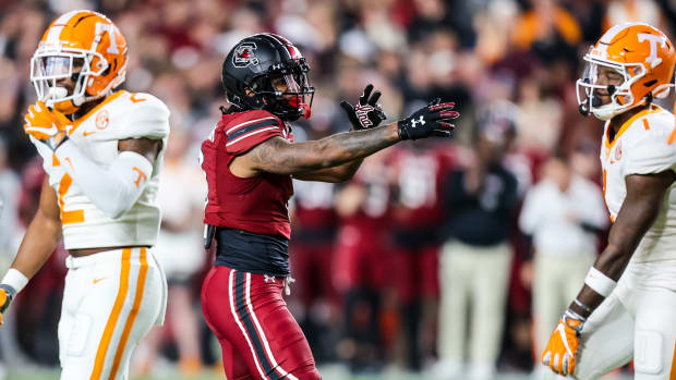 South Carolina Gamecocks wide receiver Antwane Wells Jr. (3) signals a first down against the Tennessee Volunteers in the first quarter at Williams-Brice Stadium.