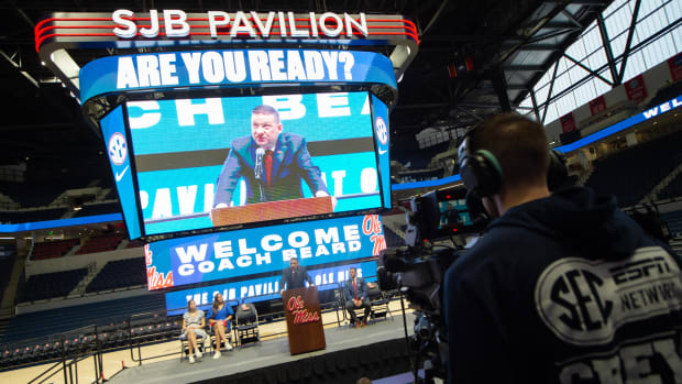 Chris Beard, the new University of Mississippi mens basketball coach, addresses fans during his introduction at the SJB Pavilion at Ole Miss in Oxford, Miss., Tuesday, March 14, 2023. Tcl Ole Miss Beard