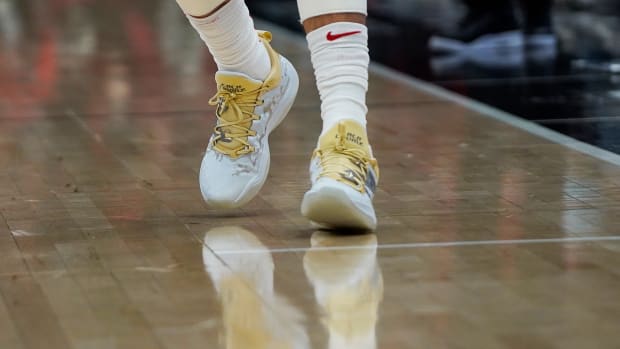 New Balance Signs NBA All-Star Zach LaVine – Footwear News
