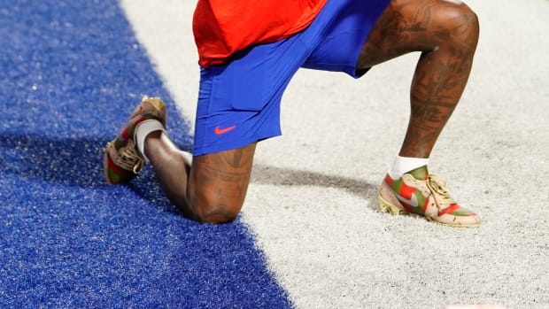 Buffalo Bills wide receiver Stefon Diggs warms up before a game.